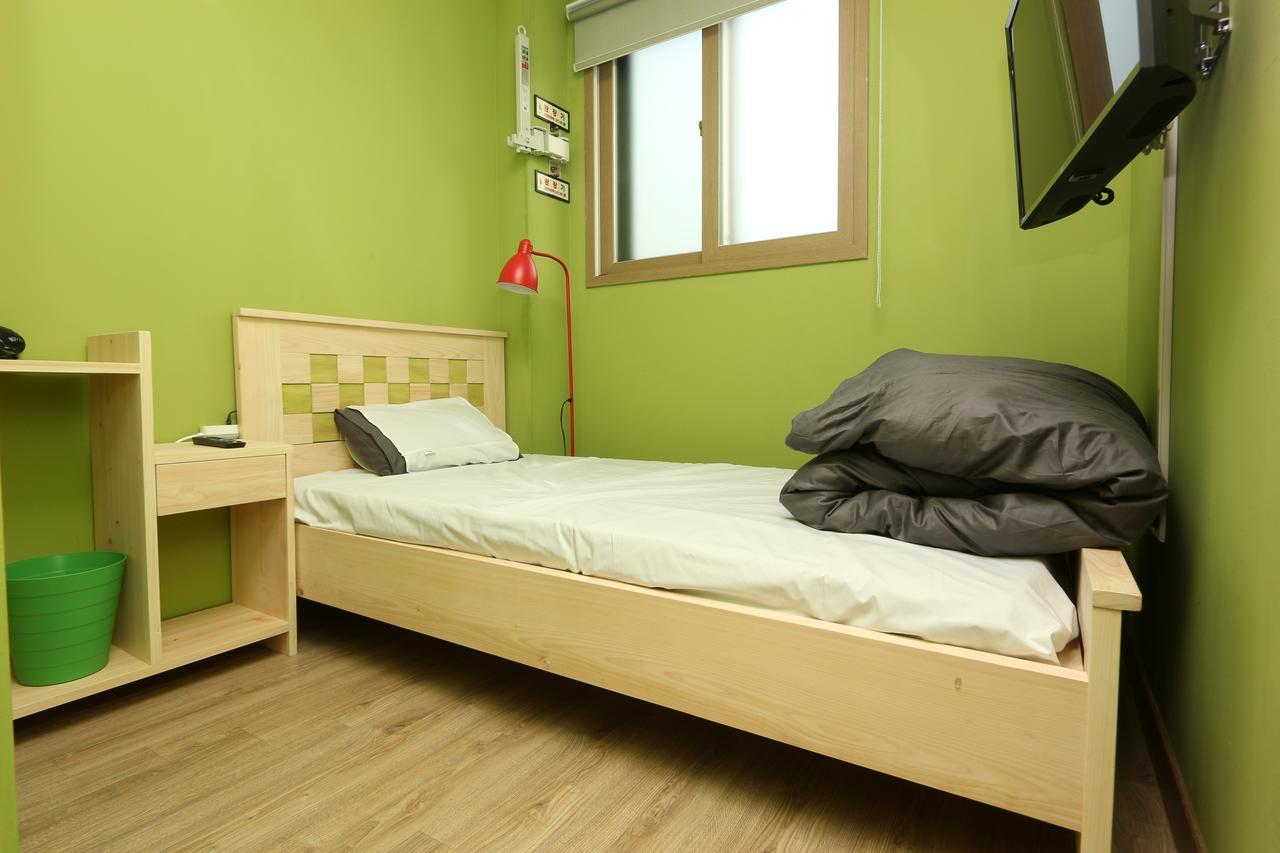 Daegu Midtown Hostel Екстер'єр фото