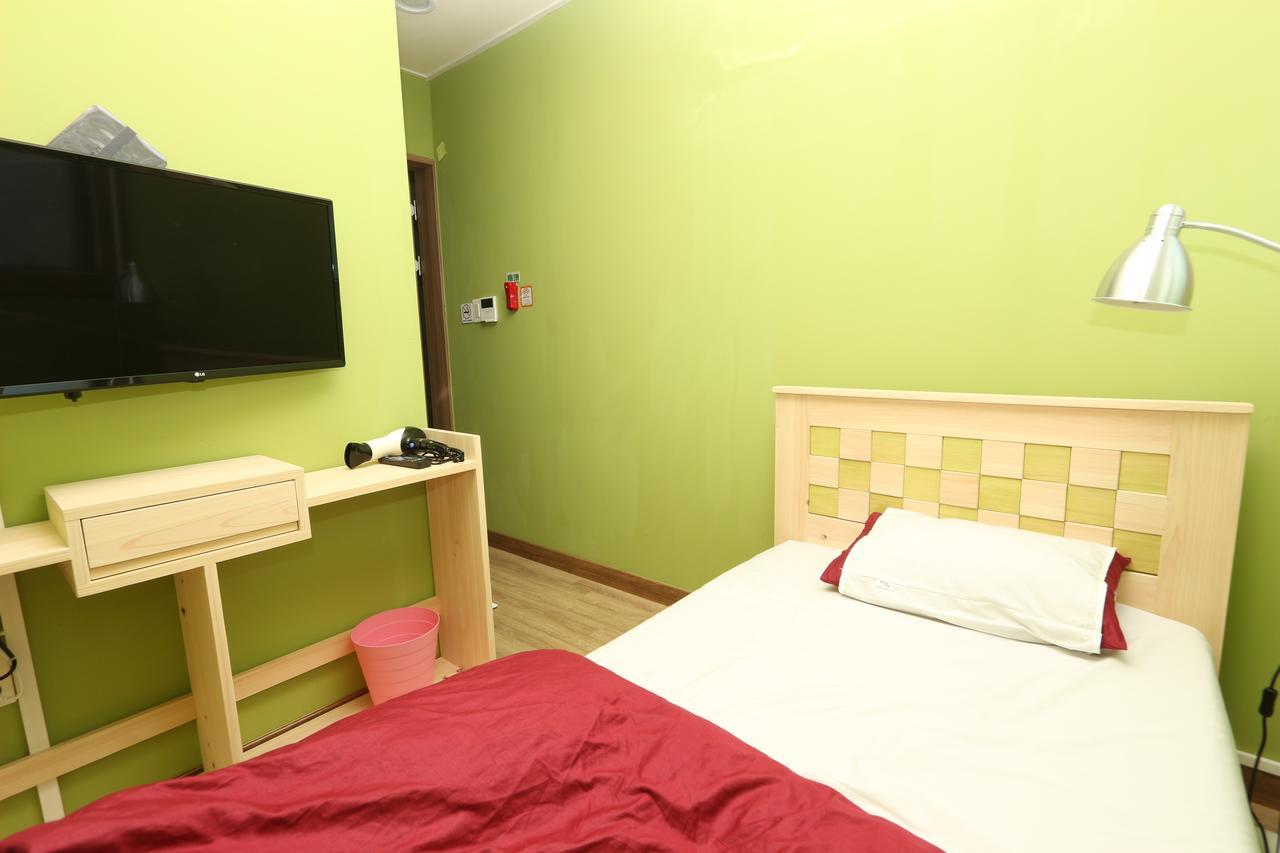 Daegu Midtown Hostel Екстер'єр фото