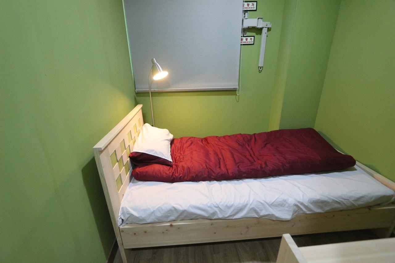 Daegu Midtown Hostel Екстер'єр фото