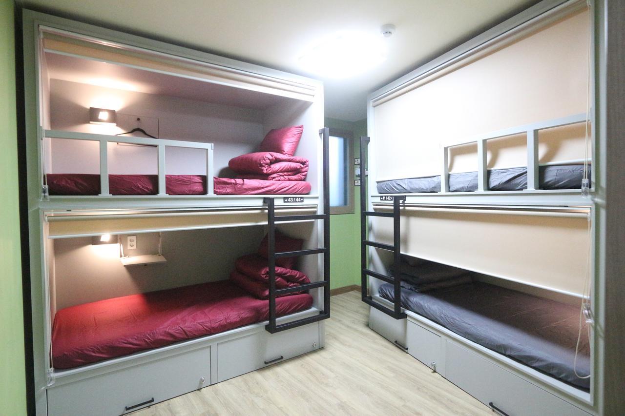 Daegu Midtown Hostel Екстер'єр фото