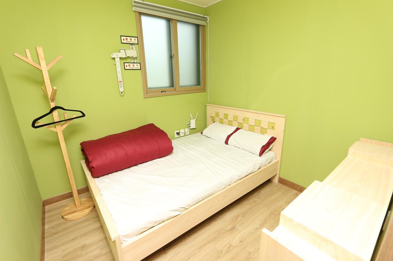Daegu Midtown Hostel Екстер'єр фото
